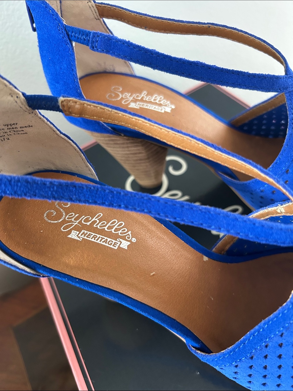Seychelles Heritage Gamble Cone Heeled Sandal in Electric Blue Suede sz 7.5 - Picture 11 of 11